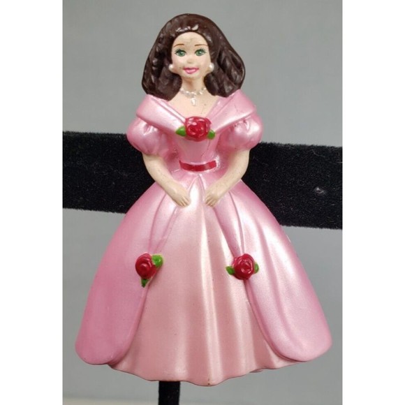 Vintage 1996 Hallmark Barbie Sweet Valentine Pink Dress Lapel Pin Brooch - Picture 3 of 10